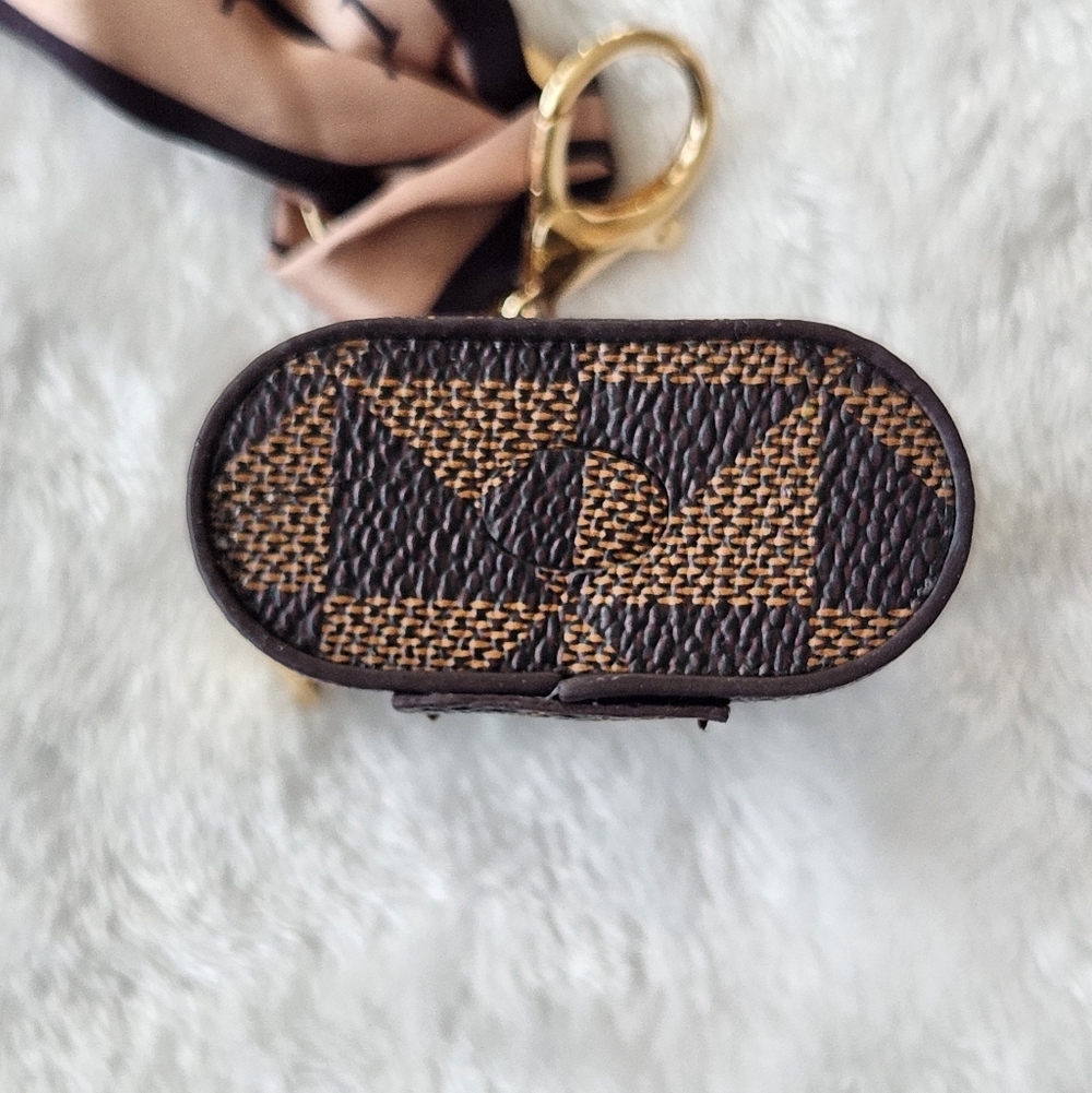 Elegant Designer Inspired Brown and Black Keychain Airpod Case Accessory - Picture 5 of 6